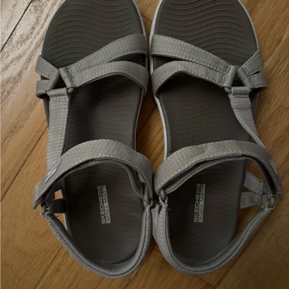 Skechers Women's Sandals in Black and creamy tan - Picture 3 of 4